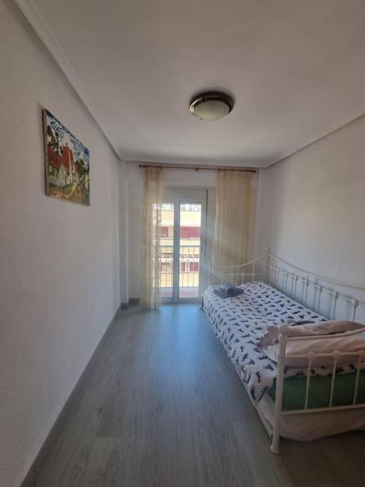 Lovely Three-Bedroom Apartment In Puerto De Sagunt Sagunto Exteriör bild